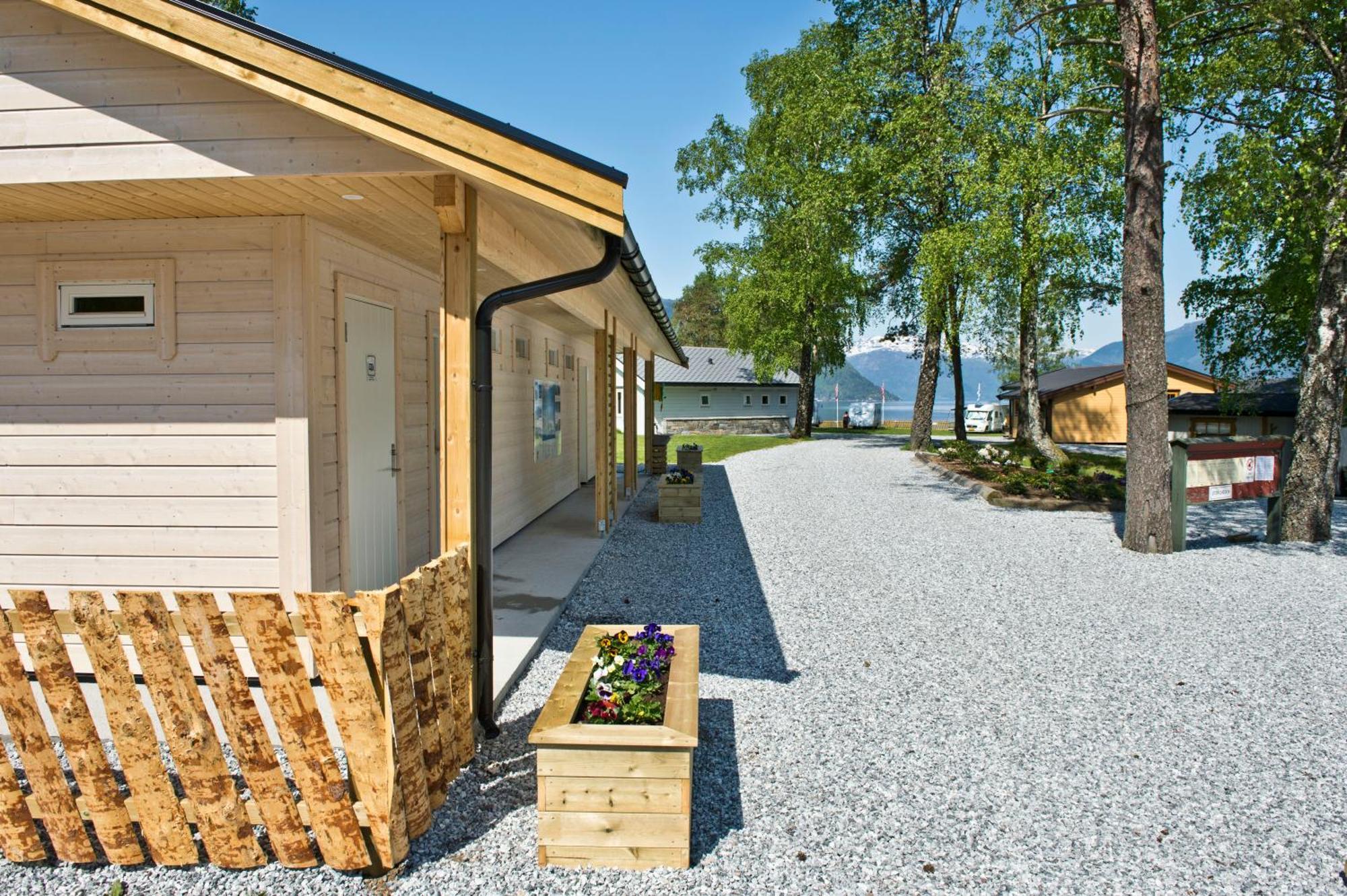 Kinsarvik Camping Hotel Екстериор снимка